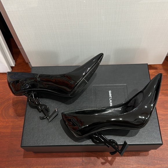 OPYUM PUMPS IN PATENT LEATHER WITH BLACK HEEL - Picture 5 of 6